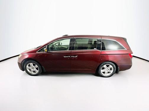 White Diamond Pearl 2013 Honda Odyssey Touring