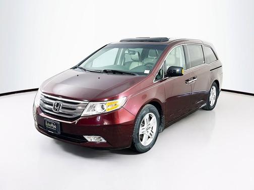 White Diamond Pearl 2013 Honda Odyssey Touring
