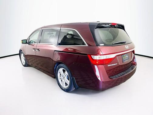 White Diamond Pearl 2013 Honda Odyssey Touring