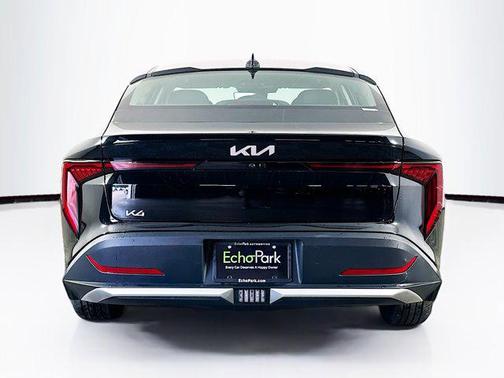 Aurora Black Pearl 2025 Kia K4 LXS