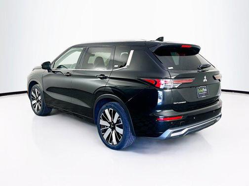 Alloy Silver Metallic 2025 Mitsubishi Outlander SEL 2.5 S-AWC