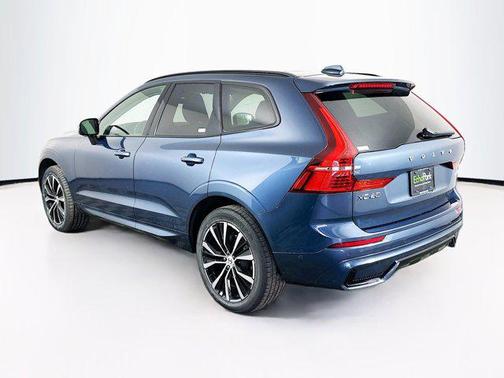 2024 Volvo XC60 B5 Plus Dark Theme