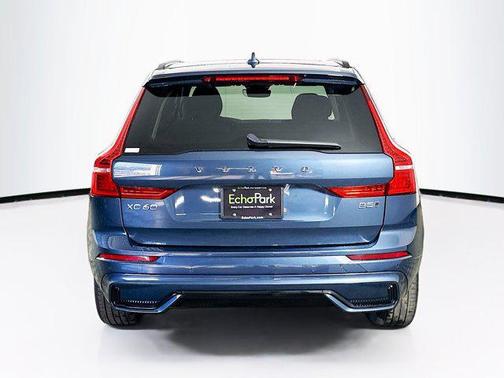 2024 Volvo XC60 B5 Plus Dark Theme