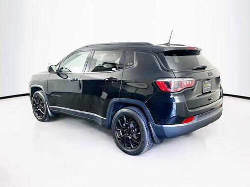 Redline Pearlcoat 2023 Jeep Compass Latitude