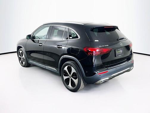 Night Black 2025 Mercedes-Benz GLA 250 4MATIC