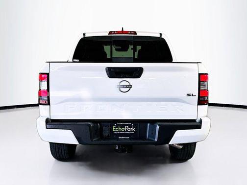 2024 Nissan Frontier SL