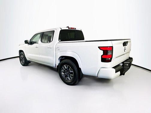 2024 Nissan Frontier SL