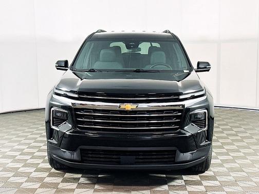 Mosaic Black Metallic 2024 Chevrolet Traverse LT