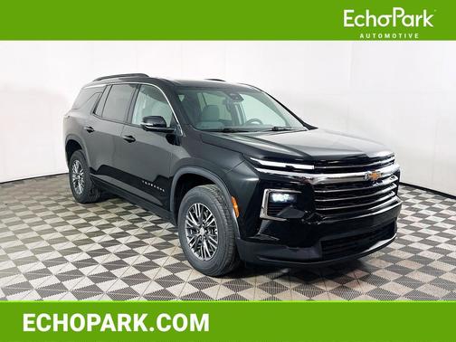Mosaic Black Metallic 2024 Chevrolet Traverse LT