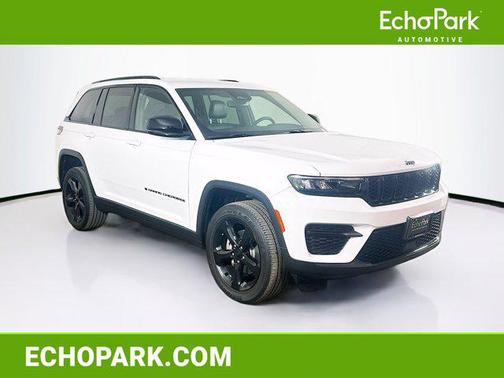 Bright White Clearcoat 2023 Jeep Grand Cherokee Altitude