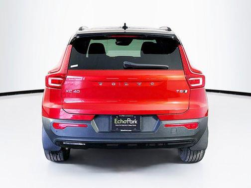 2021 Volvo XC40 T5 R-Design