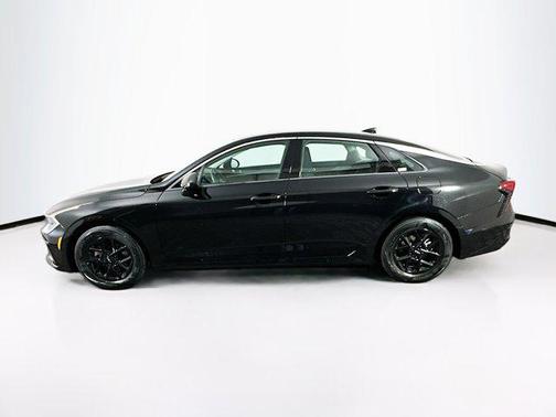 Aurora Black Pearl 2025 Kia K5 LXS