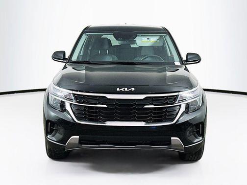 Fusion Black 2026 Kia Seltos LX