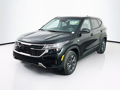 Fusion Black 2026 Kia Seltos LX