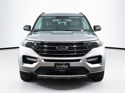 Iconic Silver Metallic 2024 Ford Explorer XLT