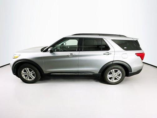 Iconic Silver Metallic 2024 Ford Explorer XLT