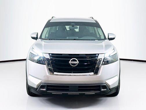 2024 Nissan Pathfinder SV FWD