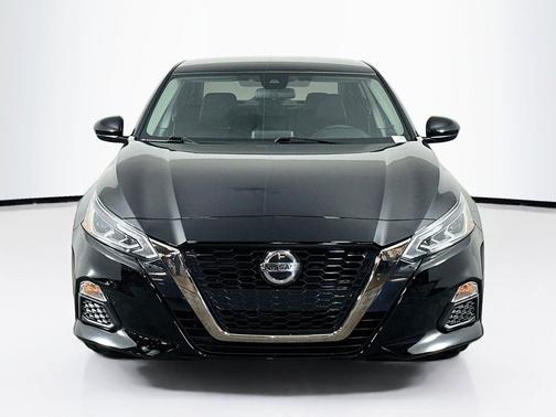 Super Black 2022 Nissan Altima 2.5 SR