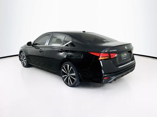 Super Black 2022 Nissan Altima 2.5 SR