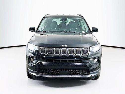 Diamond Black Crystal Pearlcoat 2022 Jeep Compass Latitude Lux