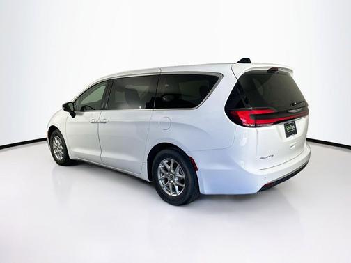 Bright White Clearcoat 2024 Chrysler Pacifica Touring L