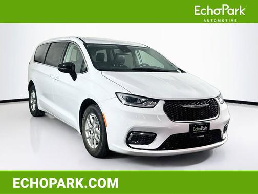 Bright White Clearcoat 2024 Chrysler Pacifica Touring L