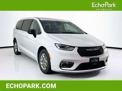 Bright White Clearcoat 2024 Chrysler Pacifica Touring L