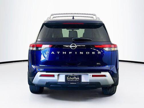 2024 Nissan Pathfinder SL FWD