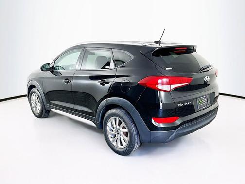 Black Noir Pearl 2017 Hyundai TUCSON SE