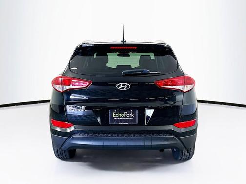 Black Noir Pearl 2017 Hyundai TUCSON SE