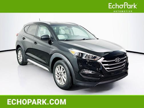 Black Noir Pearl 2017 Hyundai TUCSON SE