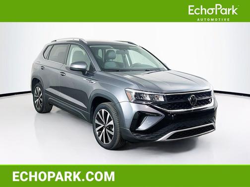 Platinum Gray Metallic 2022 Volkswagen Taos 1.5T SE