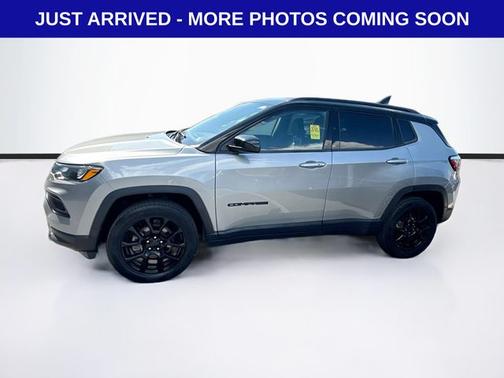 Billet Silver Metallic Clearcoat 2022 Jeep Compass LATITUDE