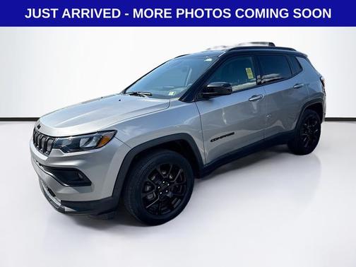 Billet Silver Metallic Clearcoat 2022 Jeep Compass LATITUDE