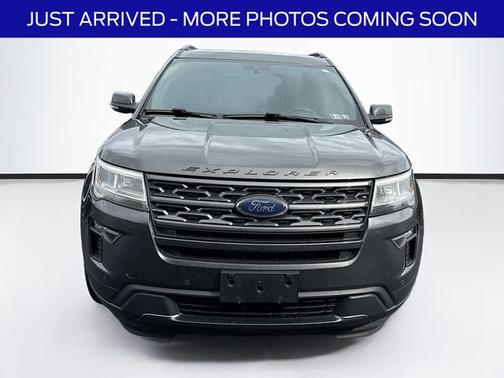 MAGNETIC METALLIC 2018 Ford Explorer XLT