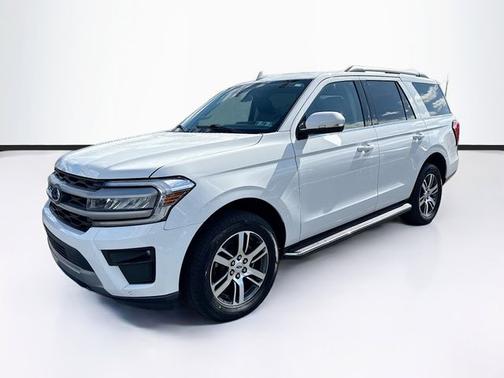OXFORD WHITE 2023 Ford Expedition XLT
