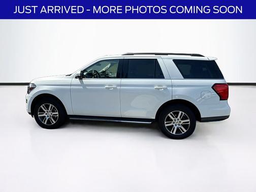 OXFORD WHITE 2023 Ford Expedition XLT