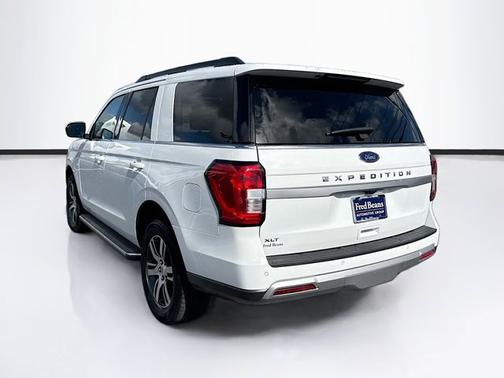 OXFORD WHITE 2023 Ford Expedition XLT