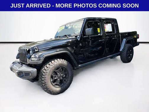 Black Clearcoat 2022 Jeep Gladiator SPORT