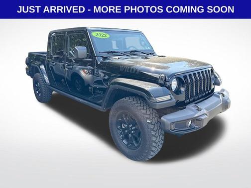 Black Clearcoat 2022 Jeep Gladiator SPORT