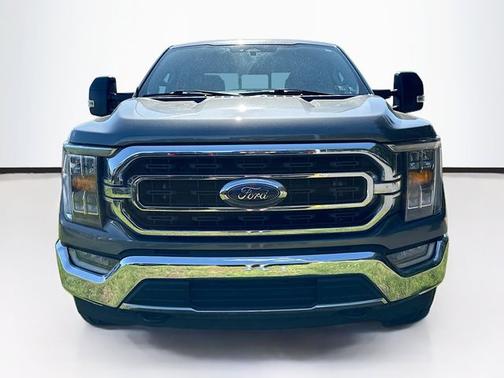 CARBONIZED GRAY METALLIC 2023 Ford F-150 XLT