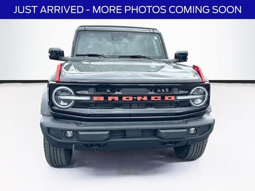 SHADOW BLACK 2022 Ford Bronco OUTER BANKS