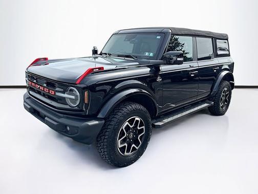 SHADOW BLACK 2022 Ford Bronco OUTER BANKS