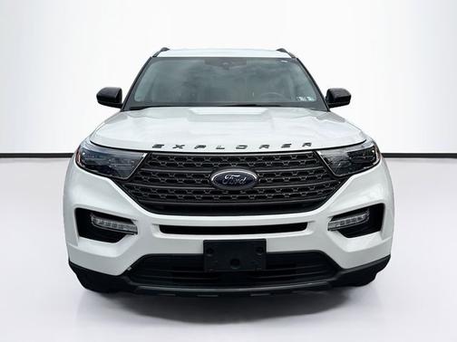 STAR WHITE MET TRI-COAT 2023 Ford Explorer XLT