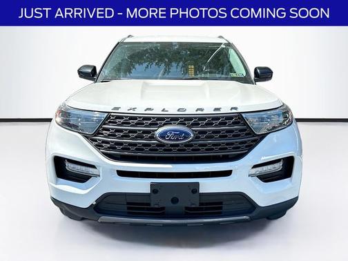 STAR WHITE MET TRI-COAT 2023 Ford Explorer XLT
