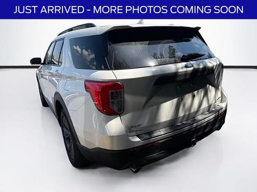 STAR WHITE MET TRI-COAT 2023 Ford Explorer XLT