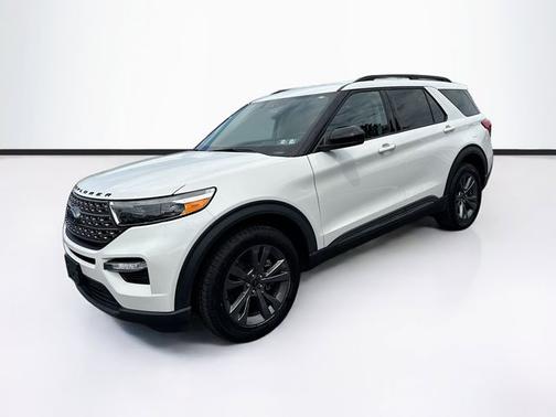 STAR WHITE MET TRI-COAT 2023 Ford Explorer XLT