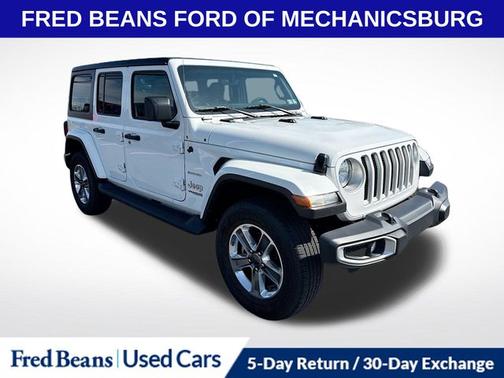 Bright White Clearcoat 2022 Jeep Wrangler Unlimited SAHARA