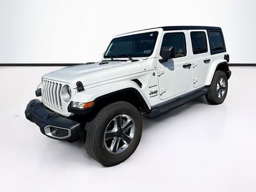 Bright White Clearcoat 2022 Jeep Wrangler Unlimited SAHARA
