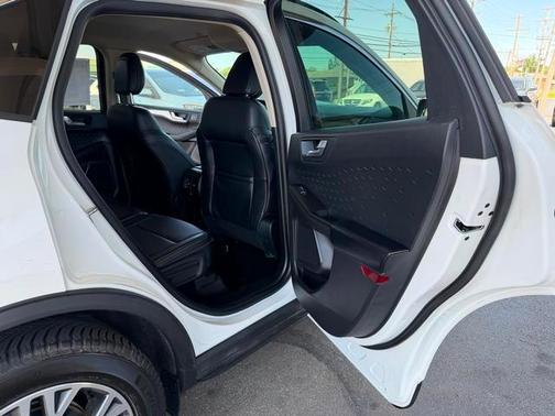 Oxford White 2020 Ford Escape SEL